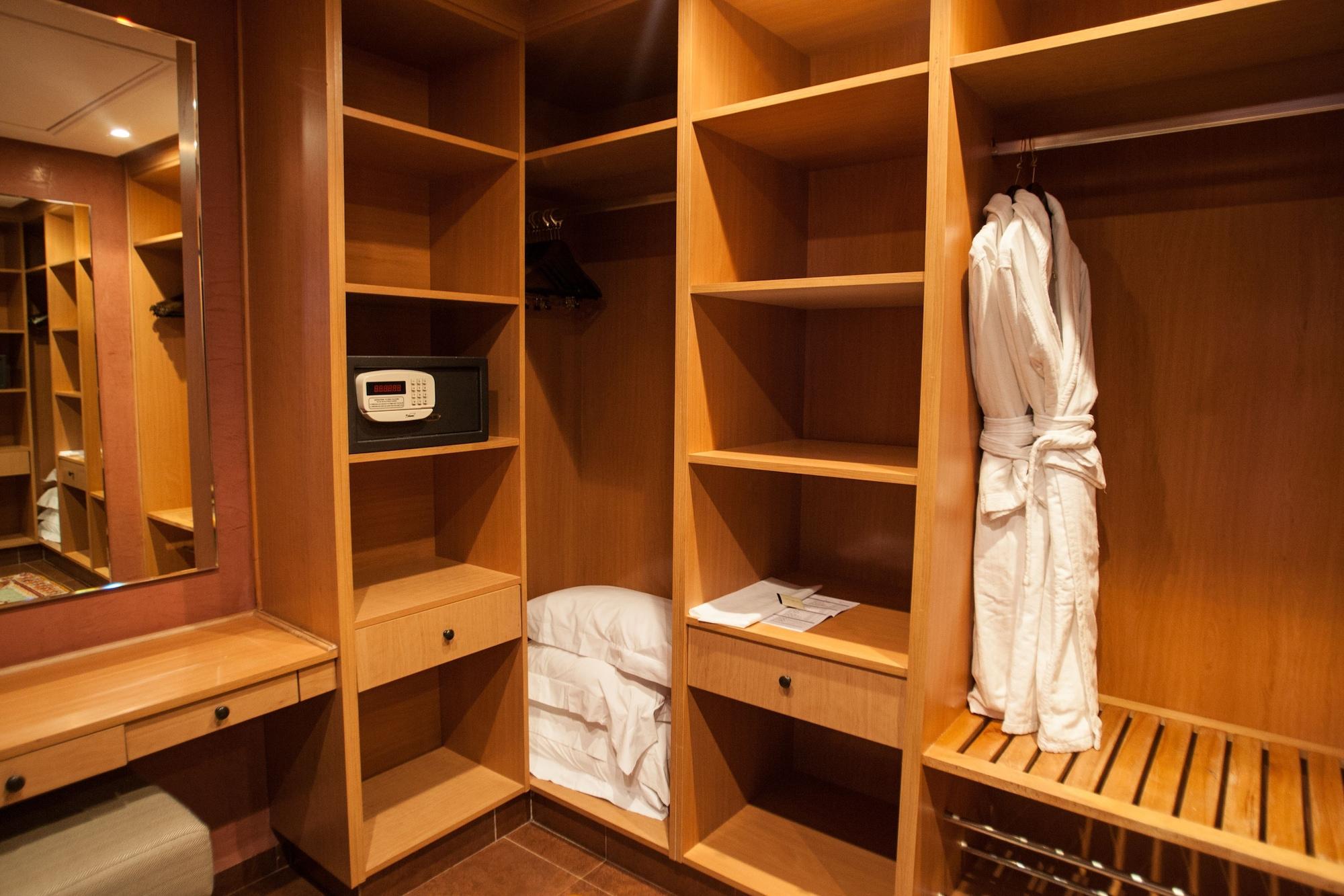Tikida Golf Palace Agadir Ngoại thất bức ảnh A wardrobe
