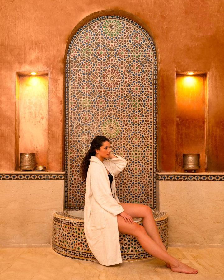 Tikida Golf Palace Agadir Ngoại thất bức ảnh A woman in a hammam